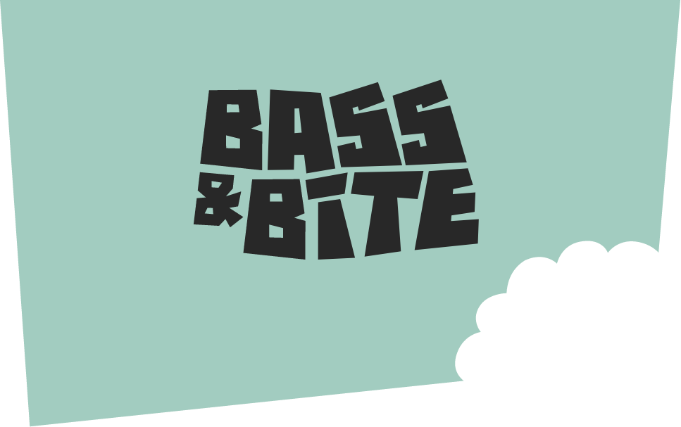 BassandBite Logo schwarz auf Flaeche tuerkis mit Biss rechts unten gross